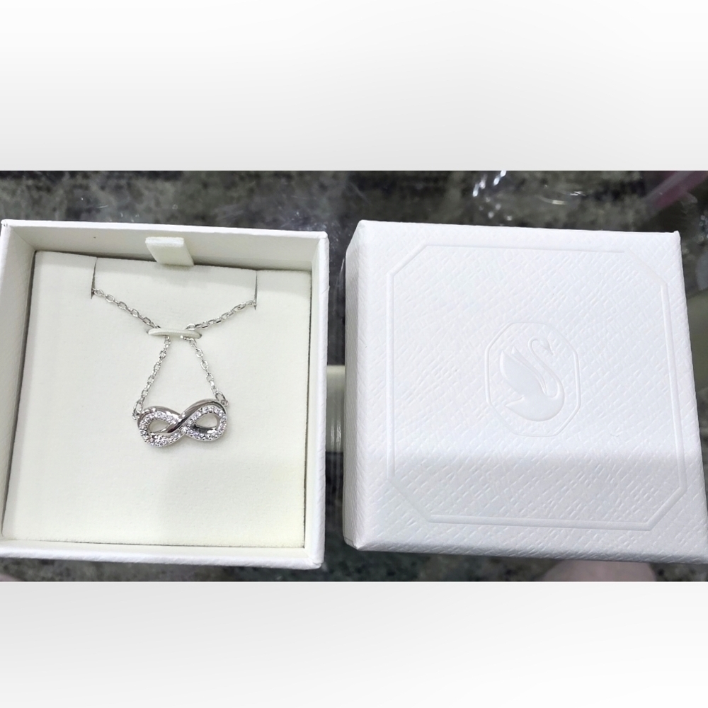 NEW Authentic Swarovski® Hyperbola Infinity Pendant